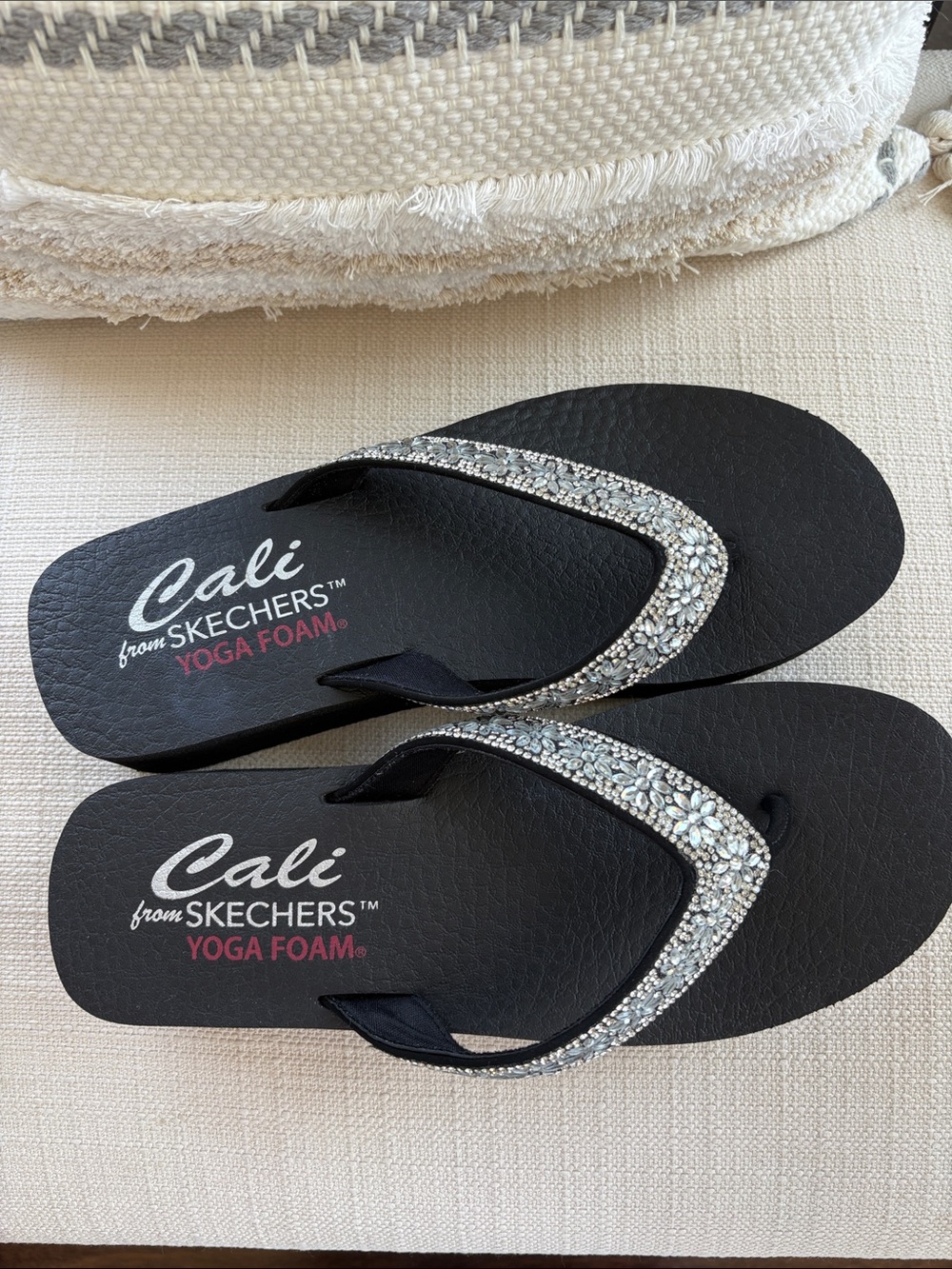 Cali from Skechers yoga foam with Sparkling Floral Crystal Straps - Picture 5 of 6